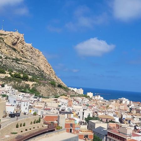 Corazon De Alicante Con Vistas Al Mar Y Al Castillo Buitenkant foto